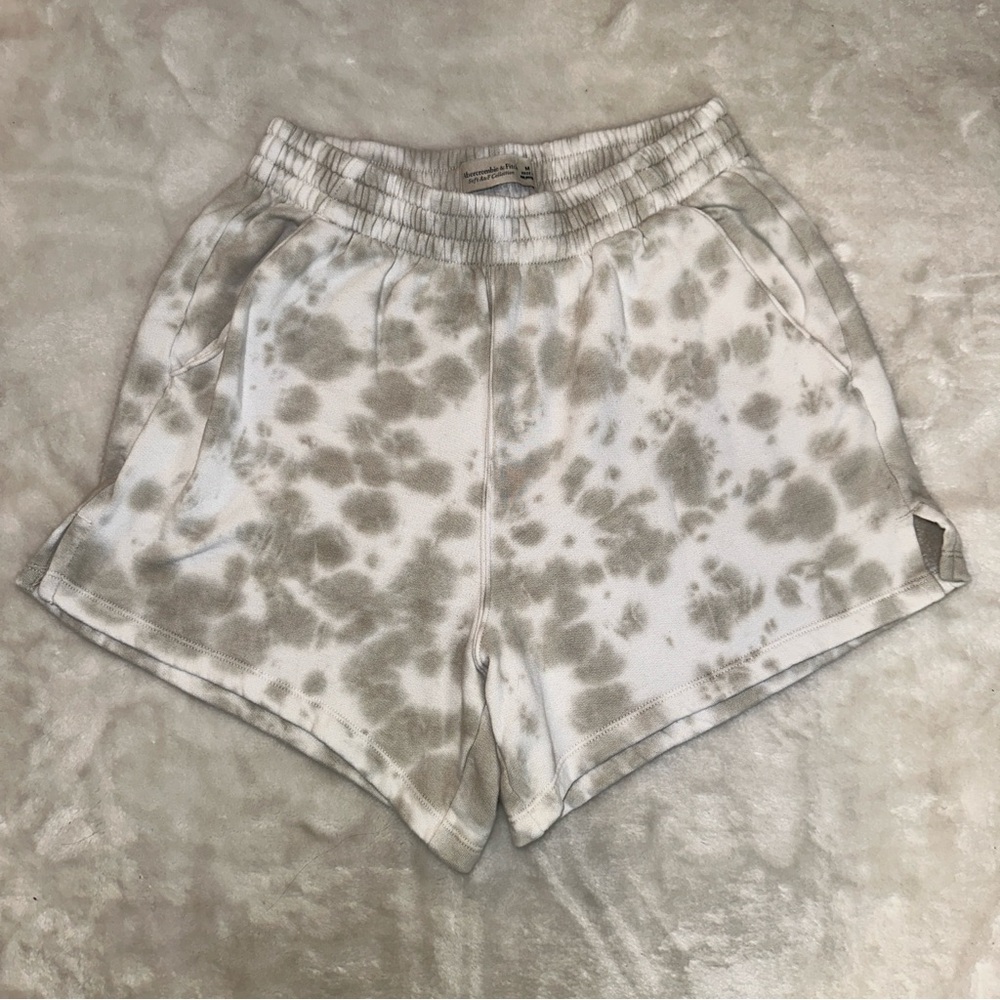 Abercrombie & Fitch White and Tan Tie Dye Sweat Shorts Size Medium